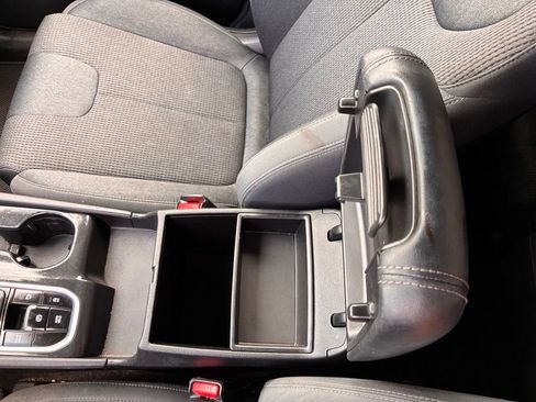 Used 2019 Hyundai Santa Fe SEL FWD image 43