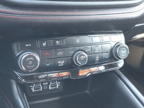 Certified 2024 Dodge Durango GT image 27