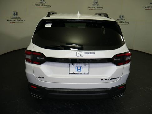 New 2026 Honda Pilot Black Edition image 5