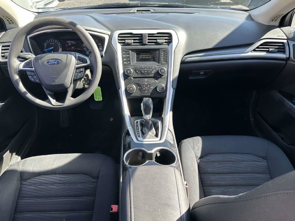 Used 2016 Ford Fusion SE FWD image 14