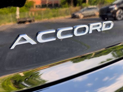 Used 2025 Honda Accord Sport image 9