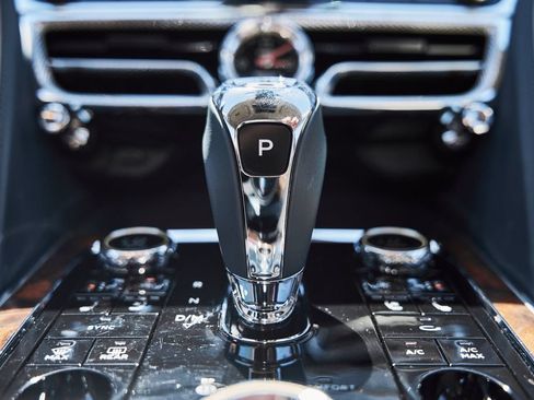 Used 2022 Bentley Flying Spur W12 AWD/4WD image 74