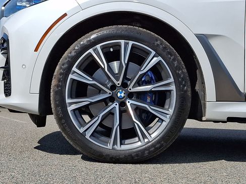 Used 2021 BMW X7 M50i AWD/4WD image 9