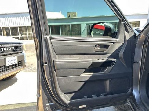 Used 2023 Toyota Tundra Limited AWD/4WD image 21