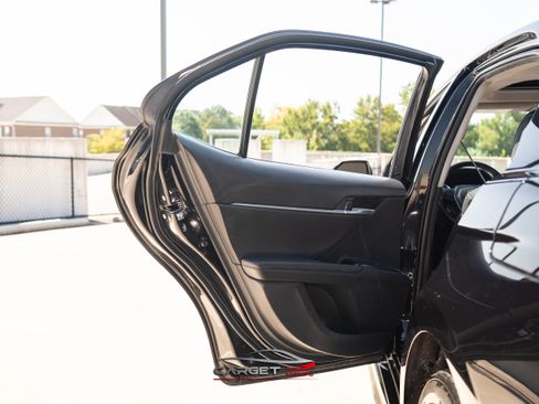 Used 2019 Toyota Camry SE w/ Convenience Package image 42