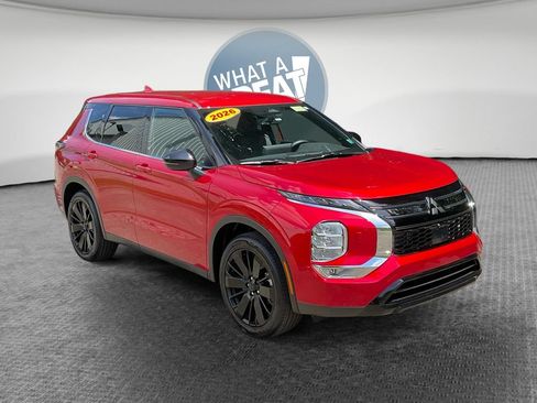 Used 2026 Mitsubishi Outlander LE AWD/4WD image 1