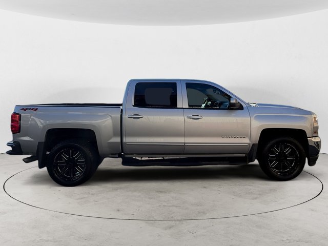 Used 2018 Chevrolet Silverado 1500 LT w/ All Star Edition AWD/4WD image 4