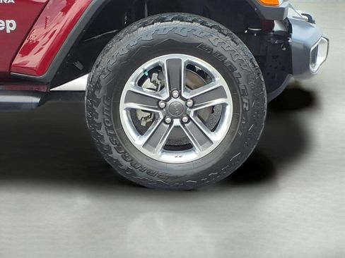 Used 2021 Jeep Wrangler Unlimited Sahara w/ LED Lighting Group AWD/4WD image 8
