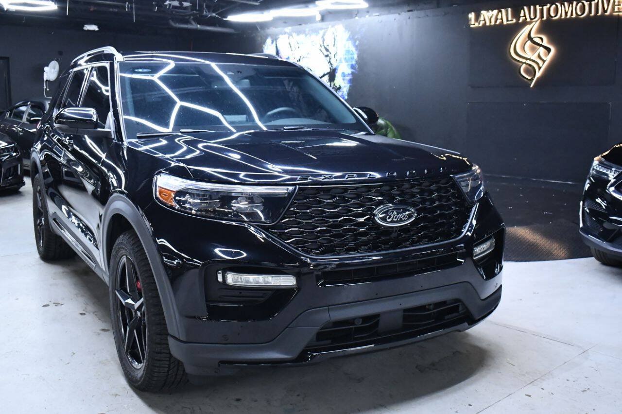 Used 2023 Ford Explorer ST w/ Equipment Group 401A AWD/4WD image 2