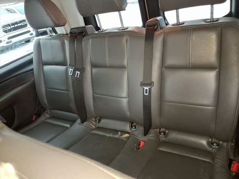 Used 2016 Mercedes-Benz Metris Passenger image 13