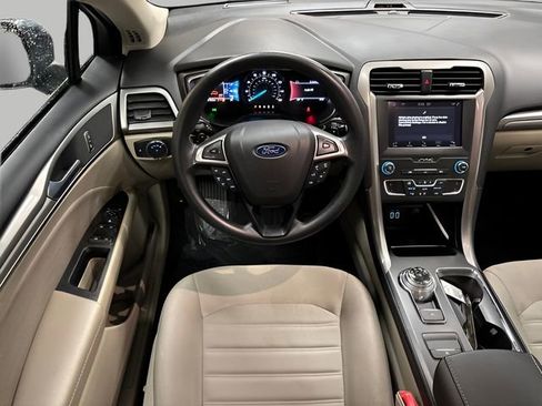 Used 2019 Ford Fusion SE image 13
