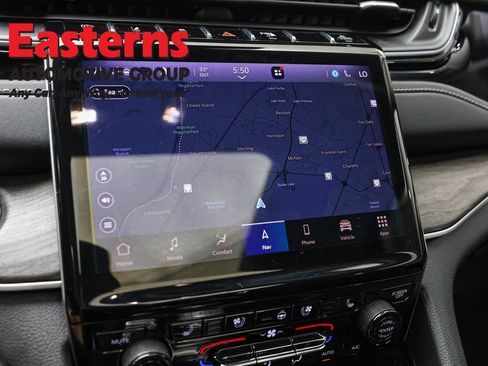 Used 2022 Jeep Grand Cherokee Limited 4xe w/ Luxury Tech Group II AWD/4WD image 18