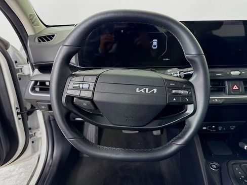 Used 2025 Kia K4 EX image 12