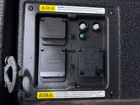 Used 2023 Ford F150 Lariat AWD/4WD image 9