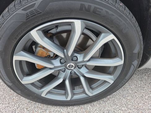 Used 2019 Volvo XC90 T6 Momentum w/ Protection Package Premier AWD/4WD image 3