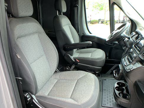 Used 2025 RAM ProMaster 2500 w/ Convenience Group FWD image 22