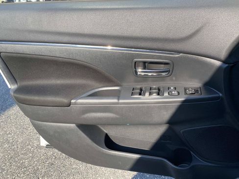 Used 2025 Mitsubishi Outlander Sport ES AWD/4WD image 19