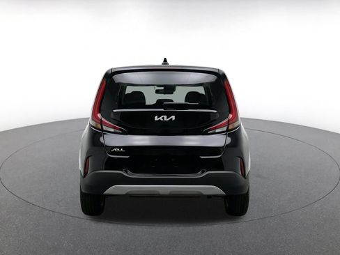 Used 2025 Kia Soul LX w/ LX Technology Package FWD image 8