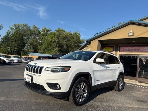 Used 2019 Jeep Cherokee Latitude Plus image 3