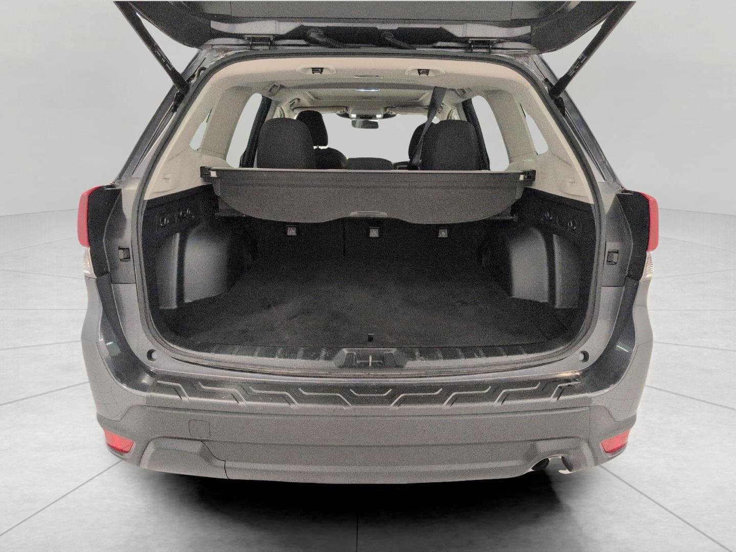 Used 2023 Subaru Forester Premium AWD/4WD image 44