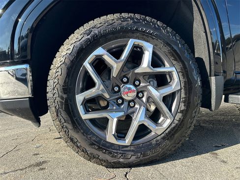 Used 2025 GMC Sierra 1500 SLT w/ SLT Premium Plus Package image 12