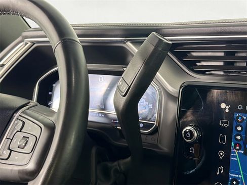 Used 2024 GMC Sierra 2500 Denali w/ Technology Package image 16