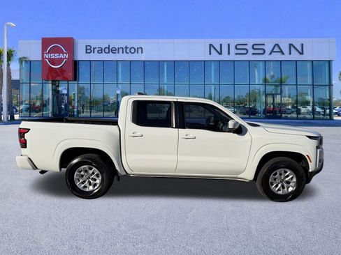 Certified 2024 Nissan Frontier SV image 4