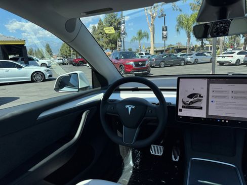 Used 2023 Tesla Model Y Long Range AWD/4WD image 17