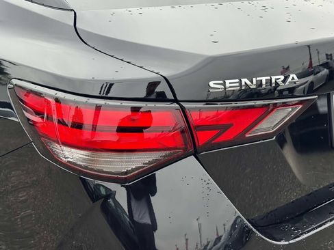 Used 2025 Nissan Sentra SV FWD image 10