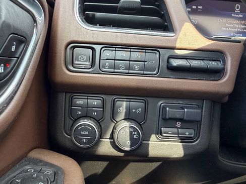 Used 2022 Chevrolet Tahoe High Country AWD/4WD image 18
