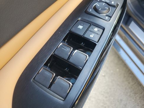 Certified 2022 Lexus ES 350 w/ Premium Package image 20