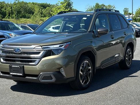 Certified 2025 Subaru Forester Limited AWD/4WD image 3