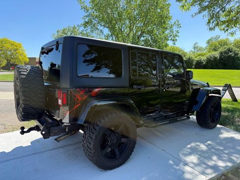 Used 2016 Jeep Wrangler Unlimited Sahara AWD/4WD image 5