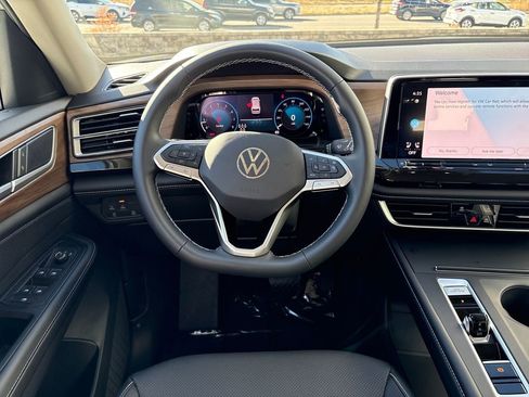 New 2026 Volkswagen Atlas SE image 13