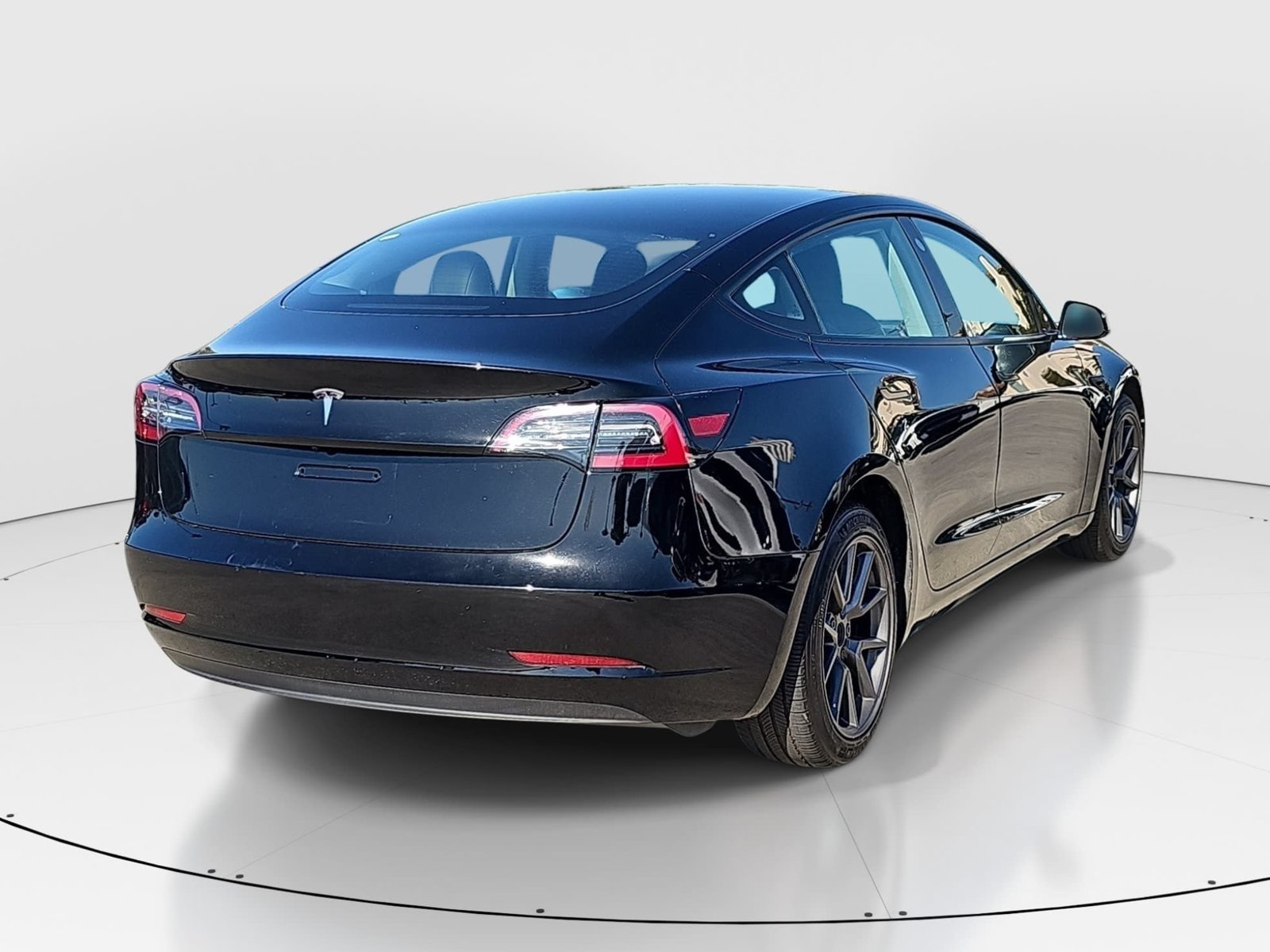 Used 2023 Tesla Model 3 Standard Range RWD image 5