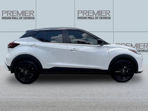 Certified 2024 Nissan Kicks SV FWD image 8