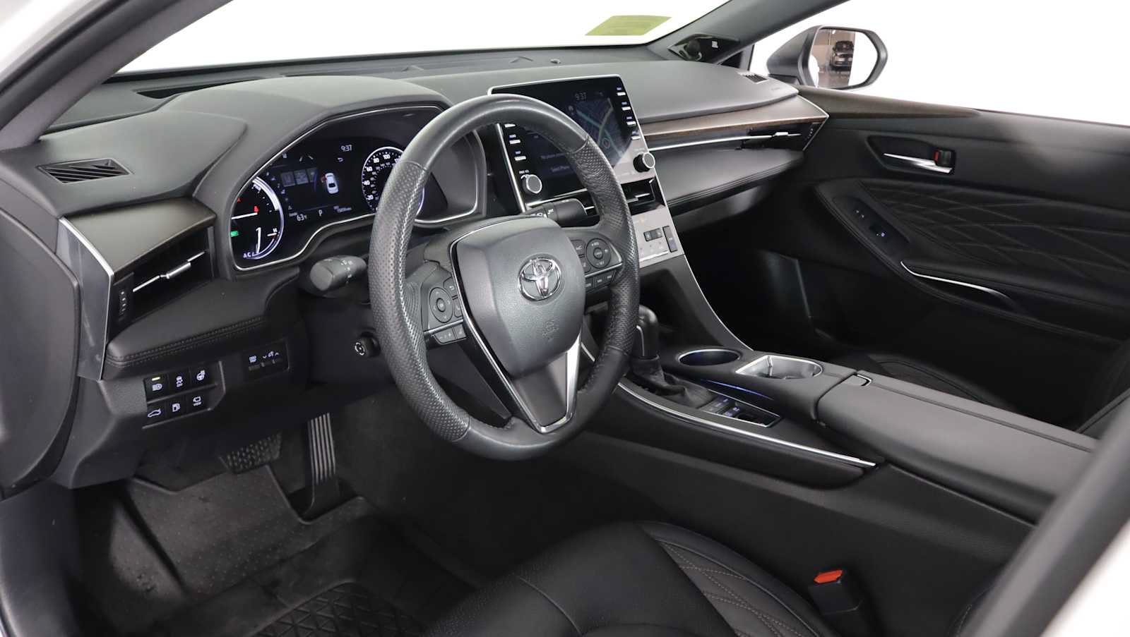 Used 2022 Toyota Avalon Limited w/ Advanced Safety Package FWD image 12