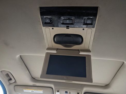 Used 2017 Cadillac Escalade Premium Luxury image 37