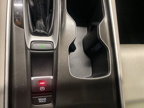 Used 2018 Honda Accord EX image 24