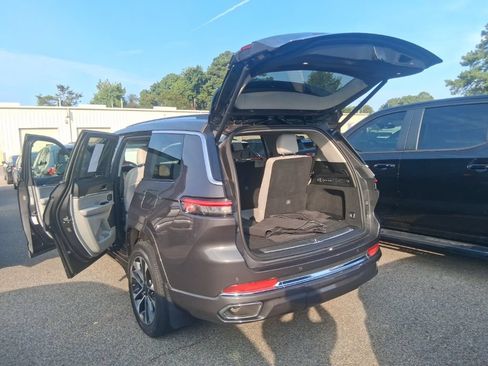 Used 2022 Jeep Grand Cherokee L Overland AWD/4WD image 23