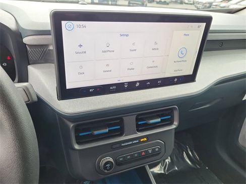 Used 2025 Ford Maverick XLT w/ Equipment Group 302A image 8