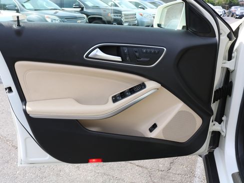 Used 2016 Mercedes-Benz GLA 250 image 12