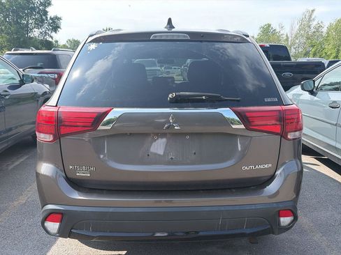 Used 2018 Mitsubishi Outlander LE AWD/4WD image 5