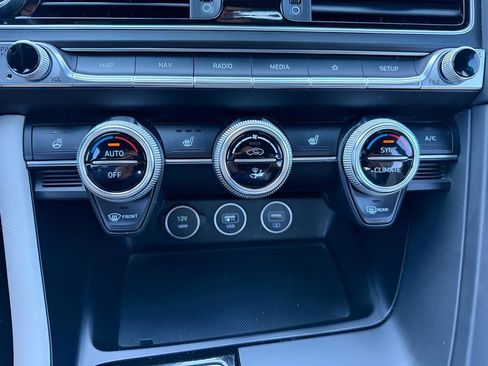 Used 2023 Genesis G70 2.0T image 22