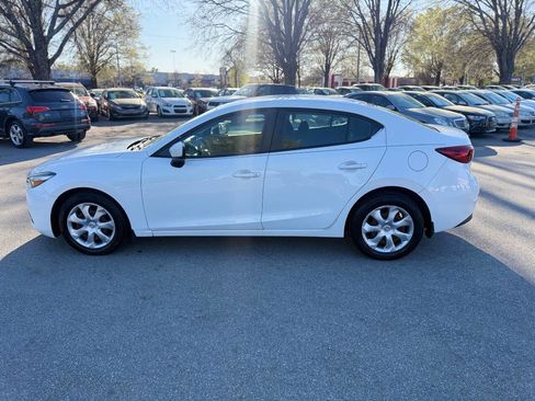 Used 2018 MAZDA MAZDA3 Sport image 8