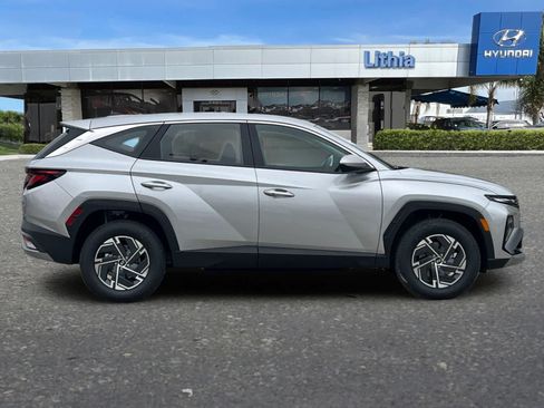 New 2026 Hyundai Tucson Blue SE w/ Tow & Go Package AWD/4WD image 8