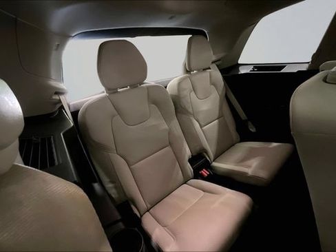 Certified 2024 Volvo XC90 B6 Ultimate w/ Protection Package Premier AWD/4WD image 31