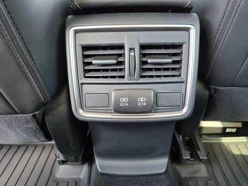 Used 2024 Subaru Forester Limited AWD/4WD image 17