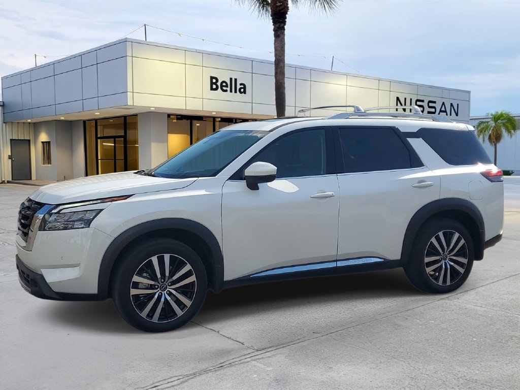 Certified 2025 Nissan Pathfinder Platinum w/ Cargo Package FWD image 2