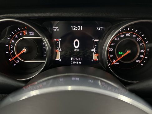 Used 2018 Jeep Wrangler Unlimited Sahara image 14